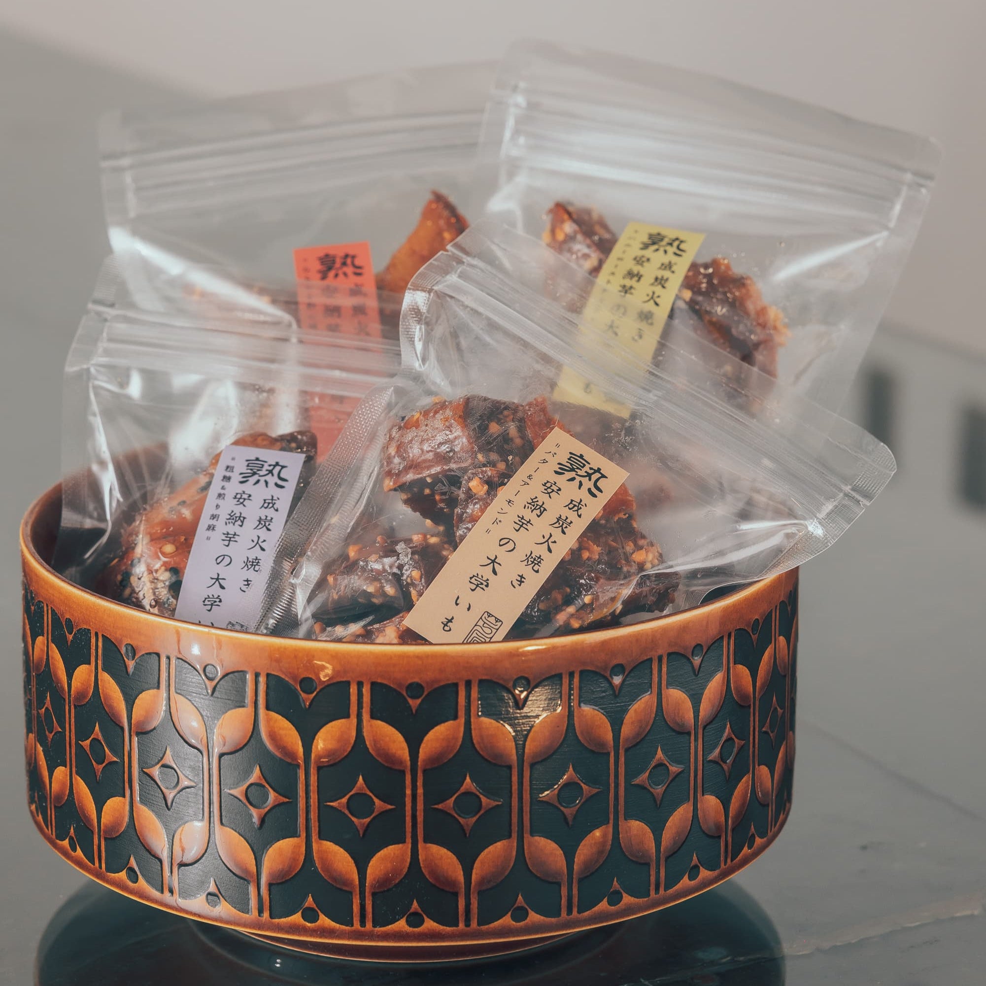 熟成炭火焼き安納芋の大学いも -バター&アーモンド- – & OIMO TOKYO