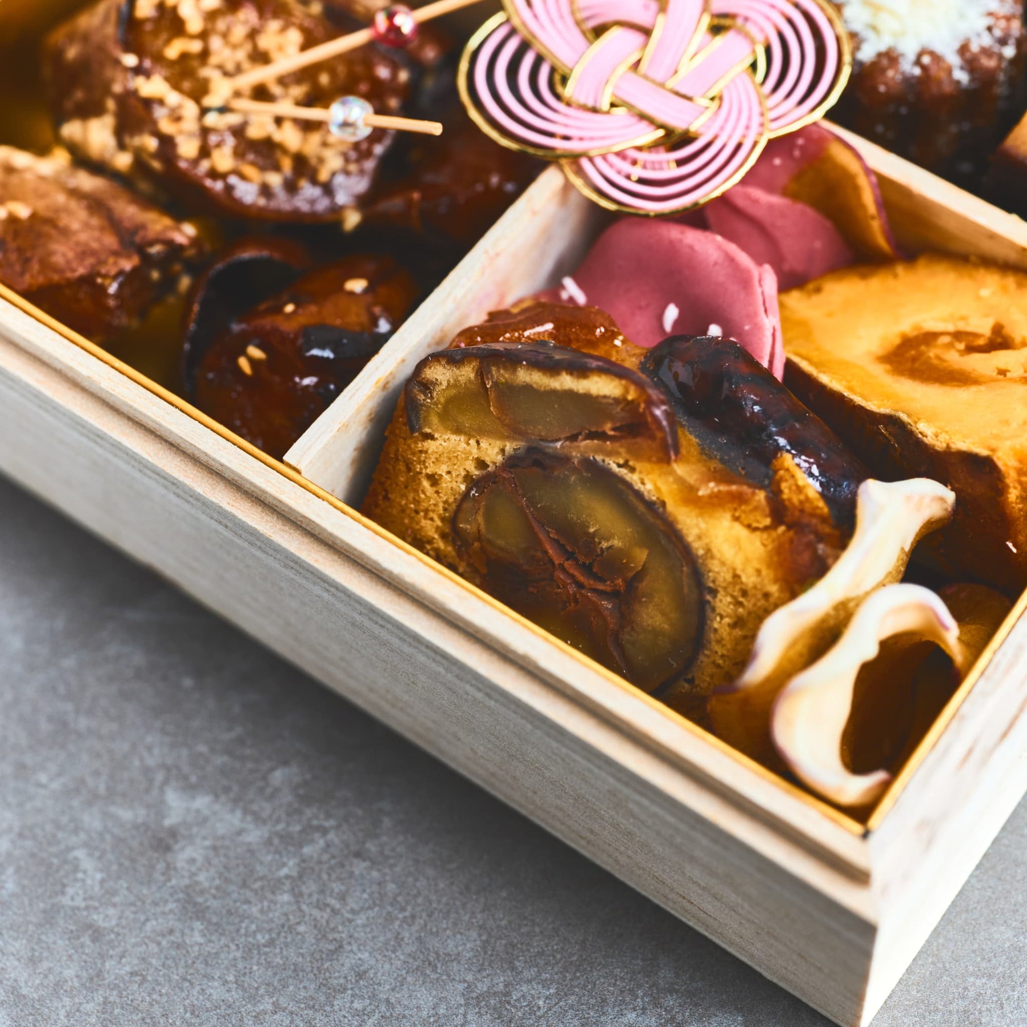 【予約受付中｜3月1日より順次発送】蜜芋尽くしのスイーツお重箱〜桜霞〜