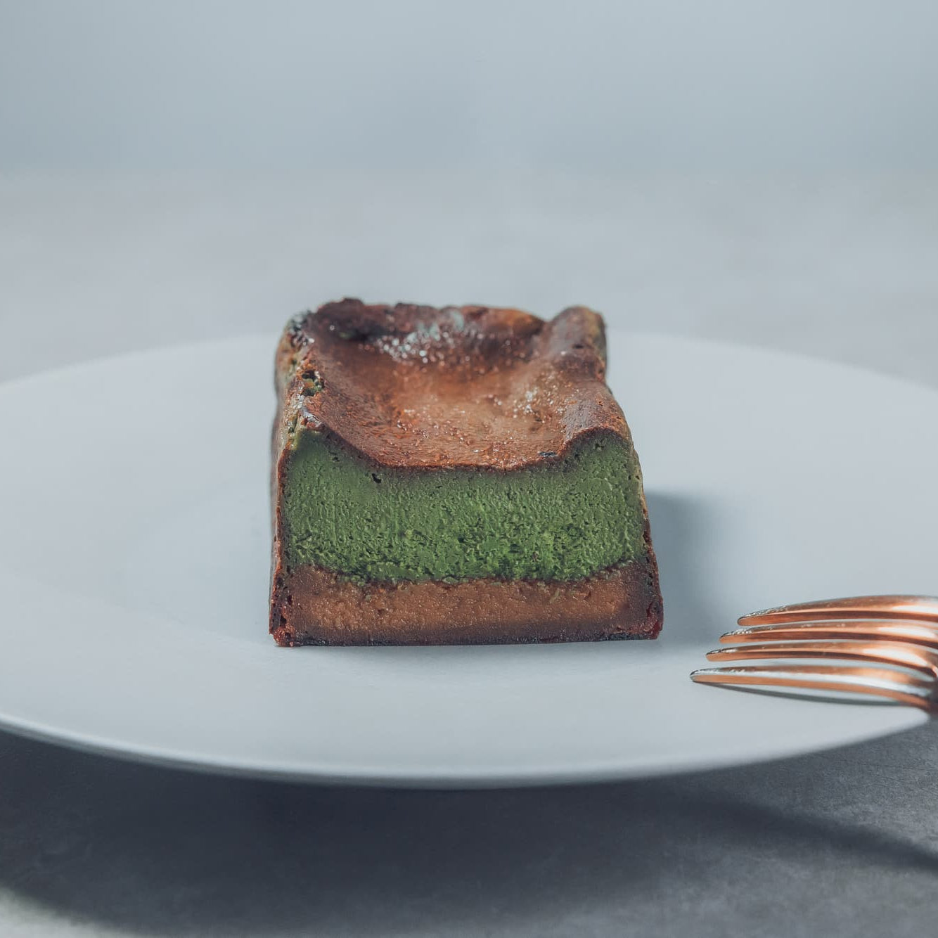 抹茶の蜜芋バスクチーズケーキ