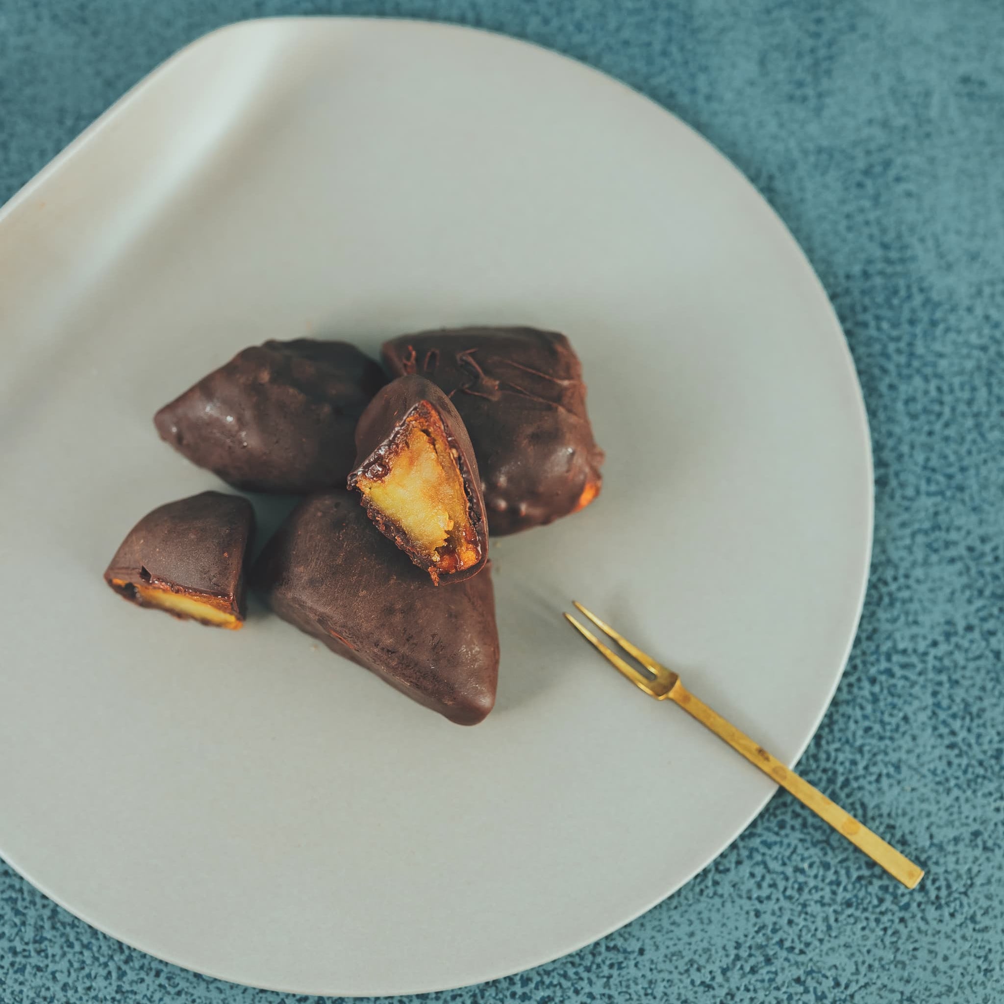 【おいも】 チョコフレーク サクサクポップ おいものモンブラン | 日清食品グループ